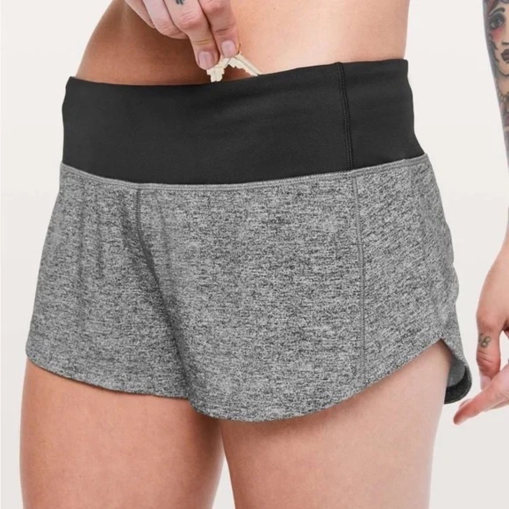 Lululemon Speed Up Shorts  8 Gray Pockets Stretch Lined  2.5” Inseam Running